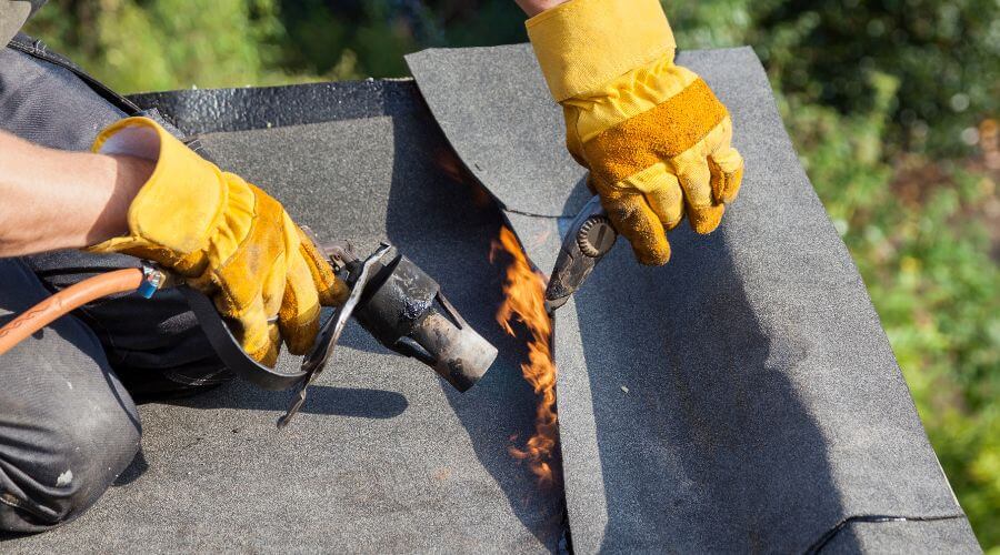 Professional gutter cleaning in Fountain Valley, CA